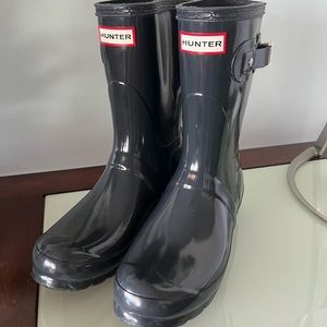 Charcoal grey calf high hunter boots